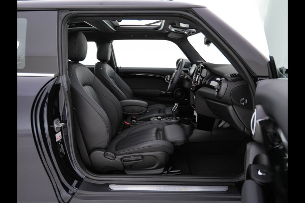 MINI Mini Electric Yours 33 kWh [ 3-Fase ] Aut.*PANO | LUXURY-LEATHER | HARMAN/KARDON-AUDIO | MATRIX-LED | KEYLESS | CAMERA | NAVI-FULLMAP | DIGI-COCKPIT | DAB | HEAD-UP | HEATED-SPORTSEATS | AMBIENT-LIGHT | CCS-FASTLOADER | 17"ALU*