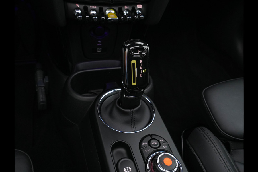 MINI Mini Electric Yours 33 kWh [ 3-Fase ] Aut.*PANO | LUXURY-LEATHER | HARMAN/KARDON-AUDIO | MATRIX-LED | KEYLESS | CAMERA | NAVI-FULLMAP | DIGI-COCKPIT | DAB | HEAD-UP | HEATED-SPORTSEATS | AMBIENT-LIGHT | CCS-FASTLOADER | 17"ALU*