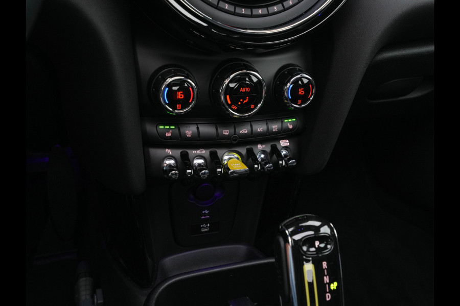 MINI Mini Electric Yours 33 kWh [ 3-Fase ] Aut.*PANO | LUXURY-LEATHER | HARMAN/KARDON-AUDIO | MATRIX-LED | KEYLESS | CAMERA | NAVI-FULLMAP | DIGI-COCKPIT | DAB | HEAD-UP | HEATED-SPORTSEATS | AMBIENT-LIGHT | CCS-FASTLOADER | 17"ALU*