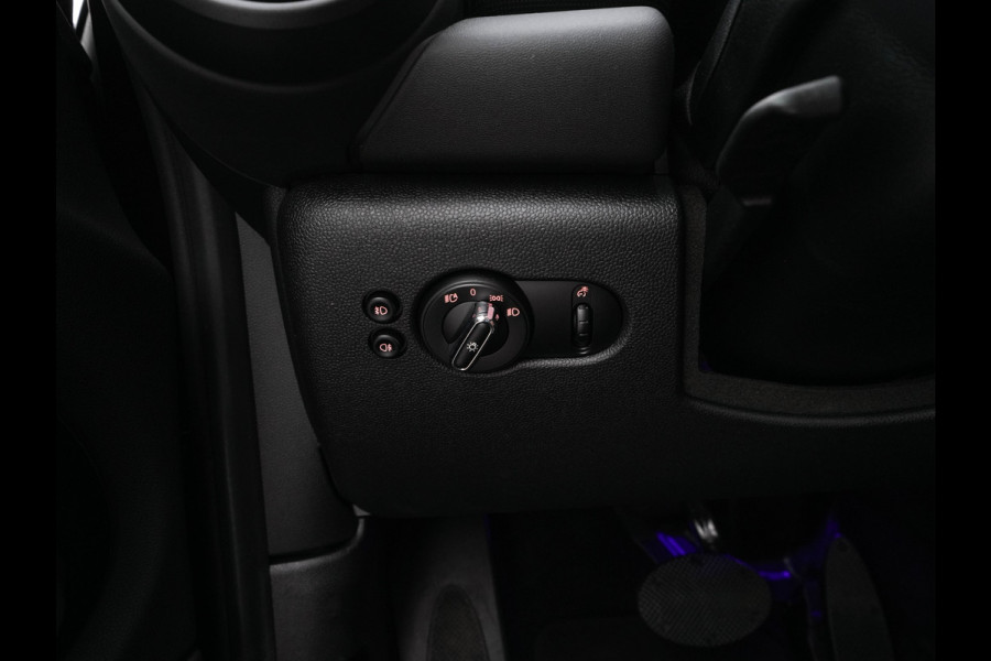 MINI Mini Electric Yours 33 kWh [ 3-Fase ] Aut.*PANO | LUXURY-LEATHER | HARMAN/KARDON-AUDIO | MATRIX-LED | KEYLESS | CAMERA | NAVI-FULLMAP | DIGI-COCKPIT | DAB | HEAD-UP | HEATED-SPORTSEATS | AMBIENT-LIGHT | CCS-FASTLOADER | 17"ALU*