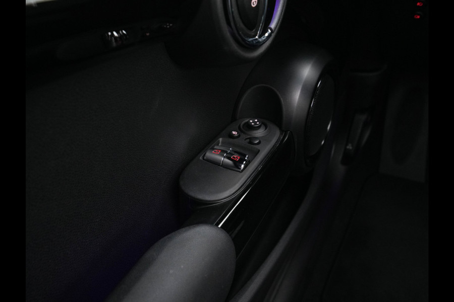 MINI Mini Electric Yours 33 kWh [ 3-Fase ] Aut.*PANO | LUXURY-LEATHER | HARMAN/KARDON-AUDIO | MATRIX-LED | KEYLESS | CAMERA | NAVI-FULLMAP | DIGI-COCKPIT | DAB | HEAD-UP | HEATED-SPORTSEATS | AMBIENT-LIGHT | CCS-FASTLOADER | 17"ALU*