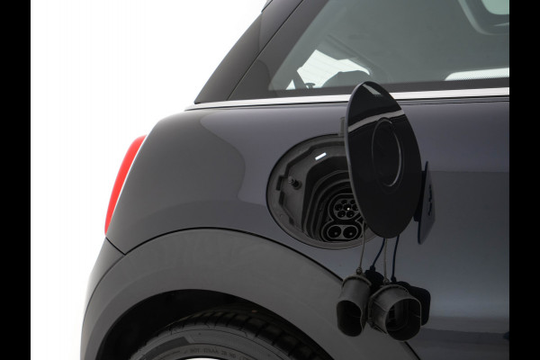 MINI Mini Electric Yours 33 kWh [ 3-Fase ] Aut.*PANO | LUXURY-LEATHER | HARMAN/KARDON-AUDIO | MATRIX-LED | KEYLESS | CAMERA | NAVI-FULLMAP | DIGI-COCKPIT | DAB | HEAD-UP | HEATED-SPORTSEATS | AMBIENT-LIGHT | CCS-FASTLOADER | 17"ALU*