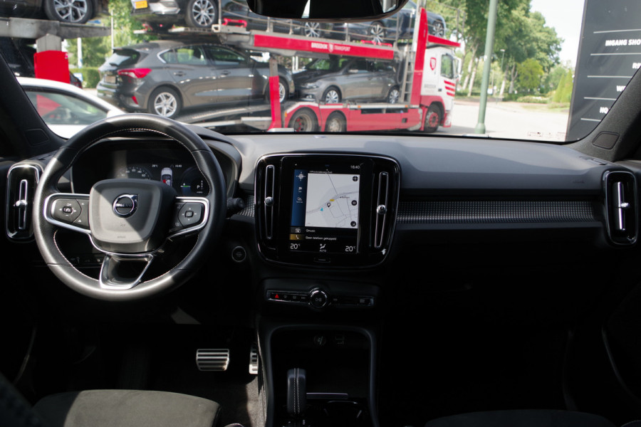 Volvo XC40 1.5 T4 211 PK Recharge R-Design Expression PHEV, Trekhaak, Carplay, LED
