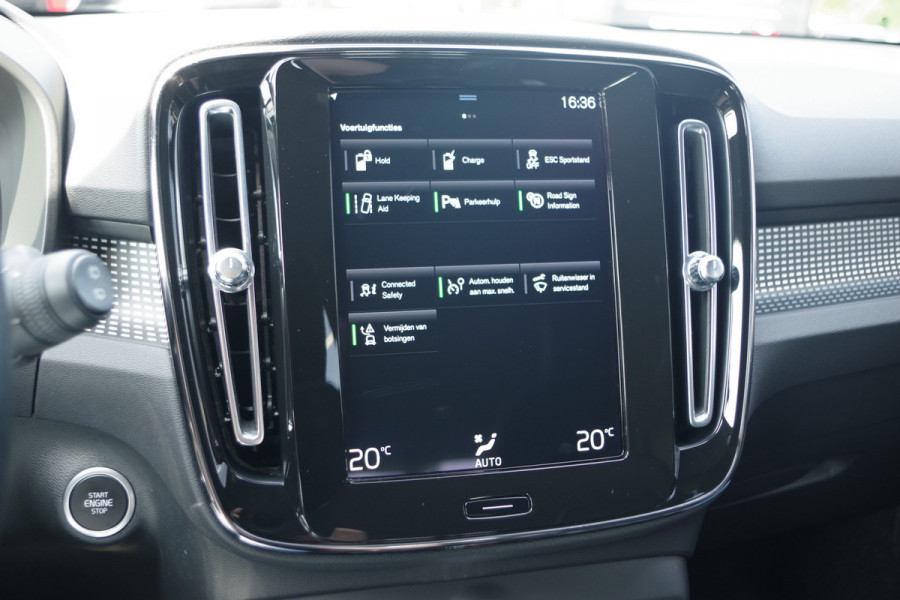 Volvo XC40 1.5 T4 211 PK Recharge R-Design Expression PHEV, Trekhaak, Carplay, LED