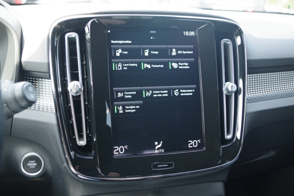 Volvo XC40 1.5 T4 211 PK Recharge R-Design Expression PHEV, Trekhaak, Carplay, LED
