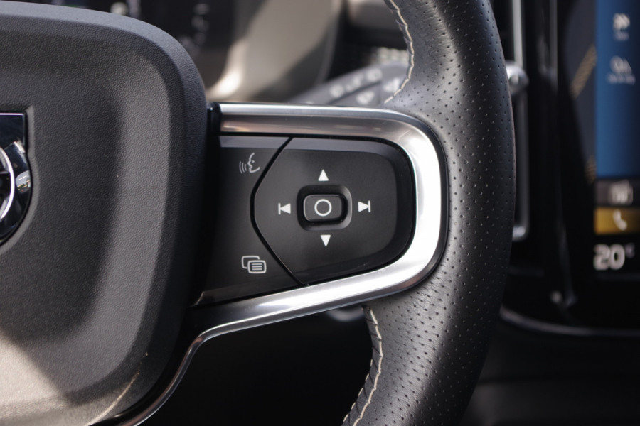 Volvo XC40 1.5 T4 211 PK Recharge R-Design Expression PHEV, Trekhaak, Carplay, LED