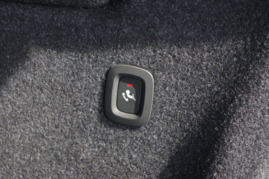 Volvo XC40 1.5 T4 211 PK Recharge R-Design Expression PHEV, Trekhaak, Carplay, LED