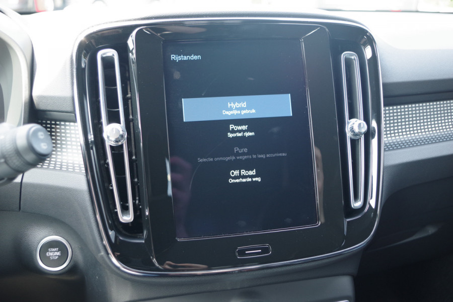 Volvo XC40 1.5 T4 211 PK Recharge R-Design Expression PHEV, Trekhaak, Carplay, LED