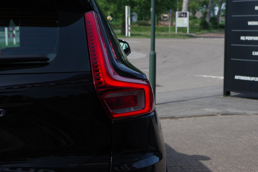 Volvo XC40 1.5 T4 211 PK Recharge R-Design Expression PHEV, Trekhaak, Carplay, LED