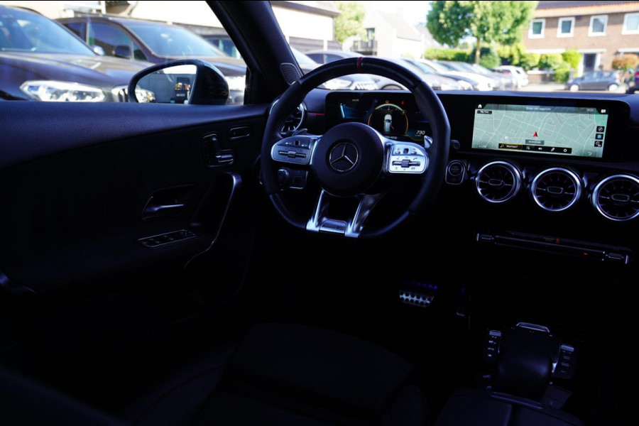 Mercedes-Benz A-Klasse AMG 45 4MATIC+ Premium Plus | Panorama | Sterrenhemel | Sport uitlaat | Burmester | Luxe leder/Alcantara |