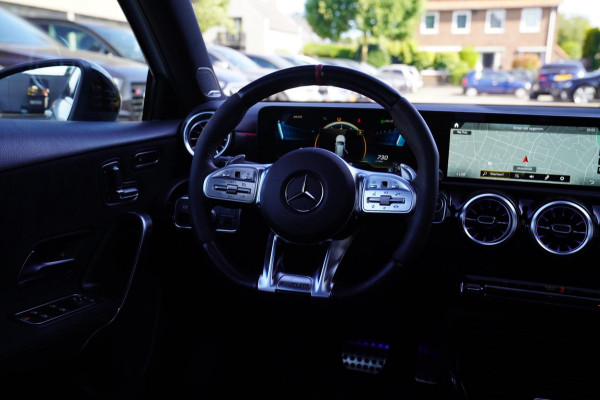 Mercedes-Benz A-Klasse AMG 45 4MATIC+ Premium Plus | Panorama | Sterrenhemel | Sport uitlaat | Burmester | Luxe leder/Alcantara |
