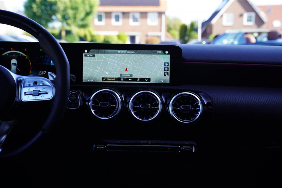 Mercedes-Benz A-Klasse AMG 45 4MATIC+ Premium Plus | Panorama | Sterrenhemel | Sport uitlaat | Burmester | Luxe leder/Alcantara |