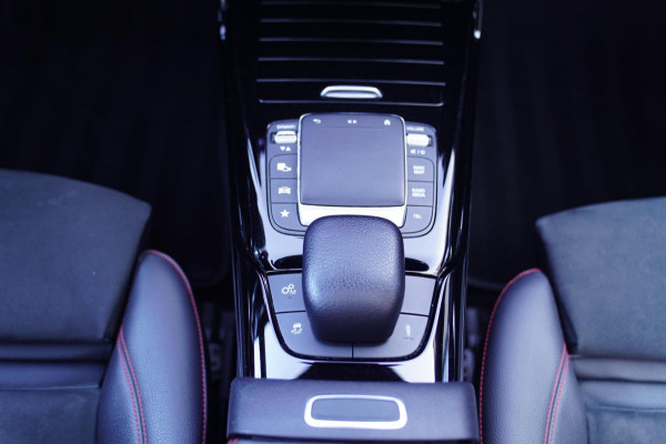 Mercedes-Benz A-Klasse AMG 45 4MATIC+ Premium Plus | Panorama | Sterrenhemel | Sport uitlaat | Burmester | Luxe leder/Alcantara |