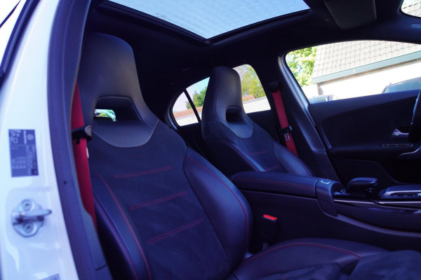 Mercedes-Benz A-Klasse AMG 45 4MATIC+ Premium Plus | Panorama | Sterrenhemel | Sport uitlaat | Burmester | Luxe leder/Alcantara |
