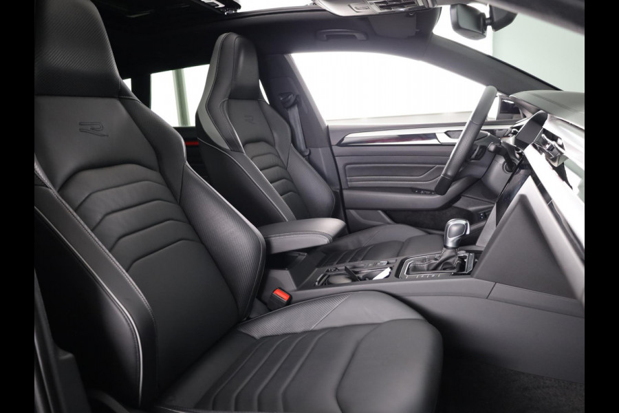 Volkswagen Arteon Shooting Brake 1.4 TSI eHybrid R-Line Business 218 pk Automaat (DSG) | Navigatie | Panoramadak | Elektr. trekhaak | Parkeersensoren (Park assist) | Achteruitrijcamera | Lederen bekleding |