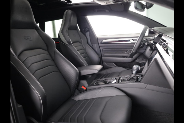 Volkswagen Arteon Shooting Brake 1.4 TSI eHybrid R-Line Business 218 pk Automaat (DSG) | Navigatie | Panoramadak | Elektr. trekhaak | Parkeersensoren (Park assist) | Achteruitrijcamera | Lederen bekleding |