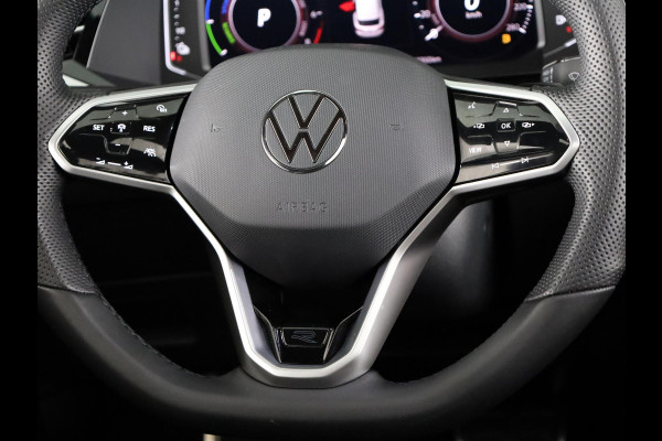 Volkswagen Arteon Shooting Brake 1.4 TSI eHybrid R-Line Business 218 pk Automaat (DSG) | Navigatie | Panoramadak | Elektr. trekhaak | Parkeersensoren (Park assist) | Achteruitrijcamera | Lederen bekleding |