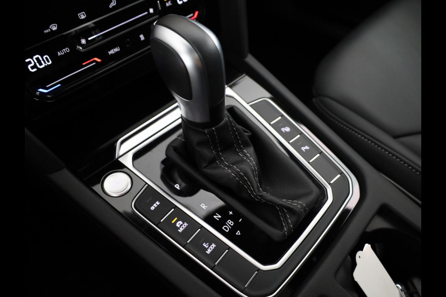 Volkswagen Arteon Shooting Brake 1.4 TSI eHybrid R-Line Business 218 pk Automaat (DSG) | Navigatie | Panoramadak | Elektr. trekhaak | Parkeersensoren (Park assist) | Achteruitrijcamera | Lederen bekleding |