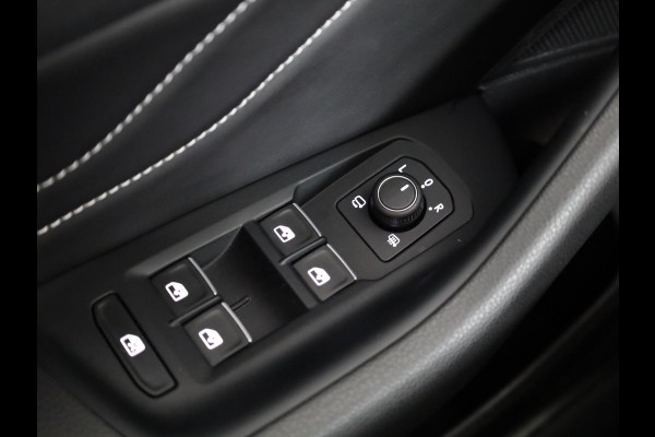 Volkswagen Arteon Shooting Brake 1.4 TSI eHybrid R-Line Business 218 pk Automaat (DSG) | Navigatie | Panoramadak | Elektr. trekhaak | Parkeersensoren (Park assist) | Achteruitrijcamera | Lederen bekleding |