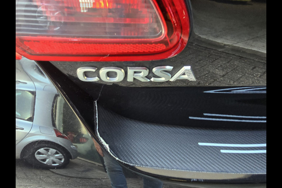 Opel Corsa 1.4 Innovation | 12MND GARANTIE |NW APK | STUUR-STOELVERWARMIG | CAMERA | CARPLAY |