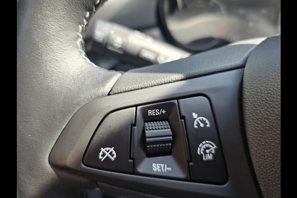 Opel Corsa 1.4 Innovation | 12MND GARANTIE |NW APK | STUUR-STOELVERWARMIG | CAMERA | CARPLAY |
