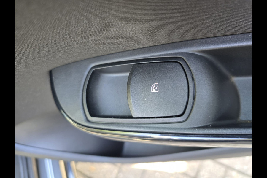 Opel Corsa 1.4 Innovation | 12MND GARANTIE |NW APK | STUUR-STOELVERWARMIG | CAMERA | CARPLAY |
