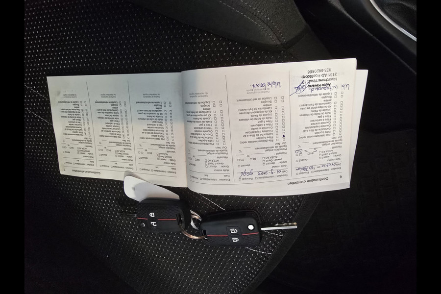 Opel Corsa 1.4 Innovation | 12MND GARANTIE |NW APK | STUUR-STOELVERWARMIG | CAMERA | CARPLAY |