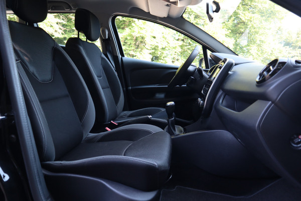 Renault Clio 0.9 TCe Zen | Navi | Trekhaak | Dealer onderhouden |