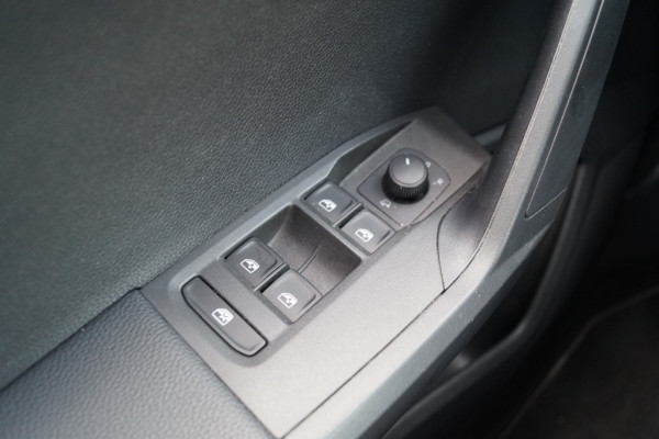 Seat Arona 1.0 TSI Style Business Intense -ECC-NAVI-CAM-PDC-