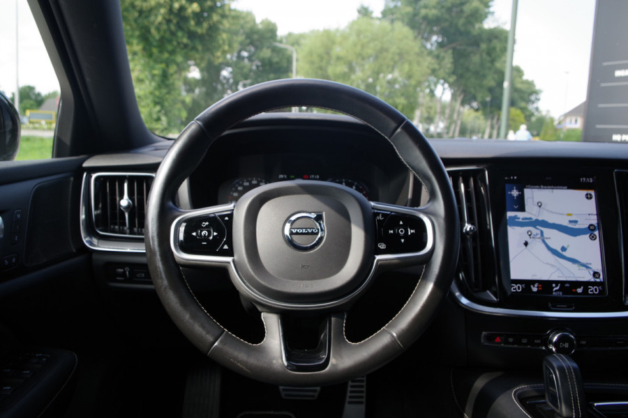 Volvo V60 2.0 T6 Recharge AWD R-Design 350 PK PHEV, Panoramadak, Harman/Kardon, Carplay