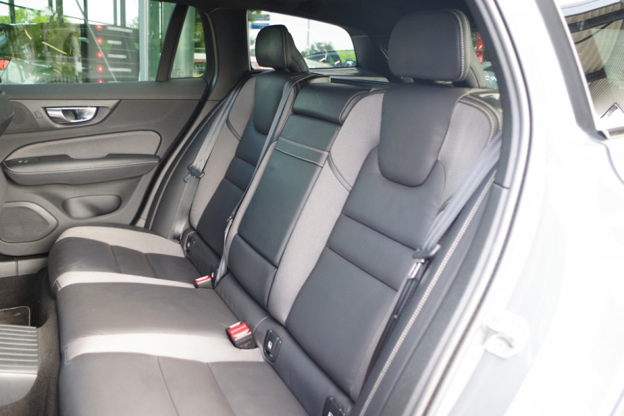 Volvo V60 2.0 T6 Recharge AWD R-Design 350 PK PHEV, Panoramadak, Harman/Kardon, Carplay