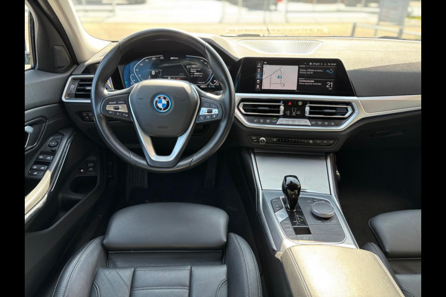 BMW 3 Serie Touring 320e Business Edition Plus | Sportstoelen Leder