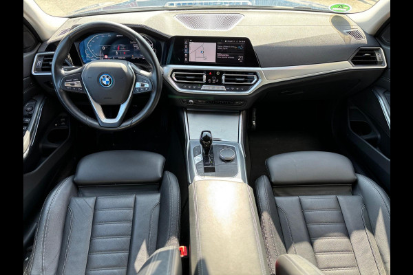 BMW 3 Serie Touring 320e Business Edition Plus | Sportstoelen Leder