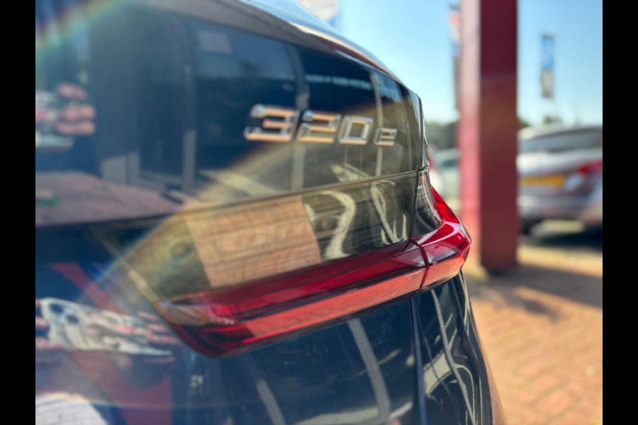 BMW 3 Serie Touring 320e Business Edition Plus | Sportstoelen Leder