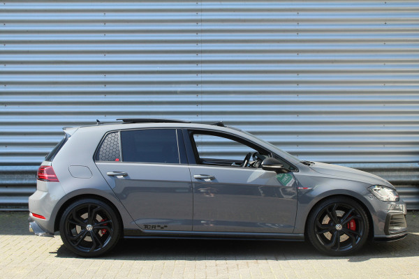 Volkswagen Golf 2.0 TSI GTI TCR 290pk DSG7 Panoramadak Clima Cruise Navi Camera DynAudio Keyless Zwarte 19"LMV