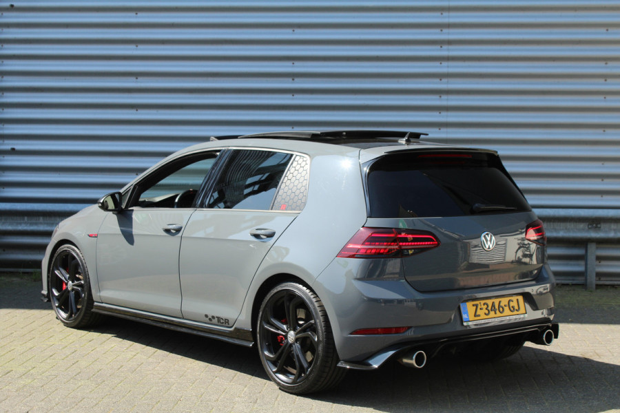 Volkswagen Golf 2.0 TSI GTI TCR 290pk DSG7 Panoramadak Clima Cruise Navi Camera DynAudio Keyless Zwarte 19"LMV