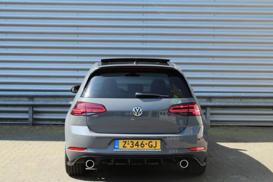 Volkswagen Golf 2.0 TSI GTI TCR 290pk DSG7 Panoramadak Clima Cruise Navi Camera DynAudio Keyless Zwarte 19"LMV
