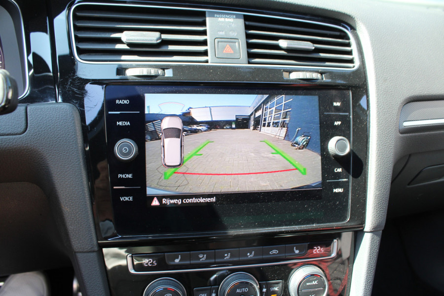 Volkswagen Golf 2.0 TSI GTI TCR 290pk DSG7 Panoramadak Clima Cruise Navi Camera DynAudio Keyless Zwarte 19"LMV