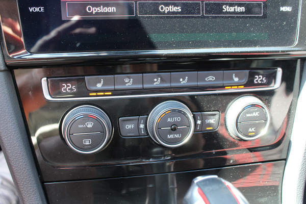 Volkswagen Golf 2.0 TSI GTI TCR 290pk DSG7 Panoramadak Clima Cruise Navi Camera DynAudio Keyless Zwarte 19"LMV