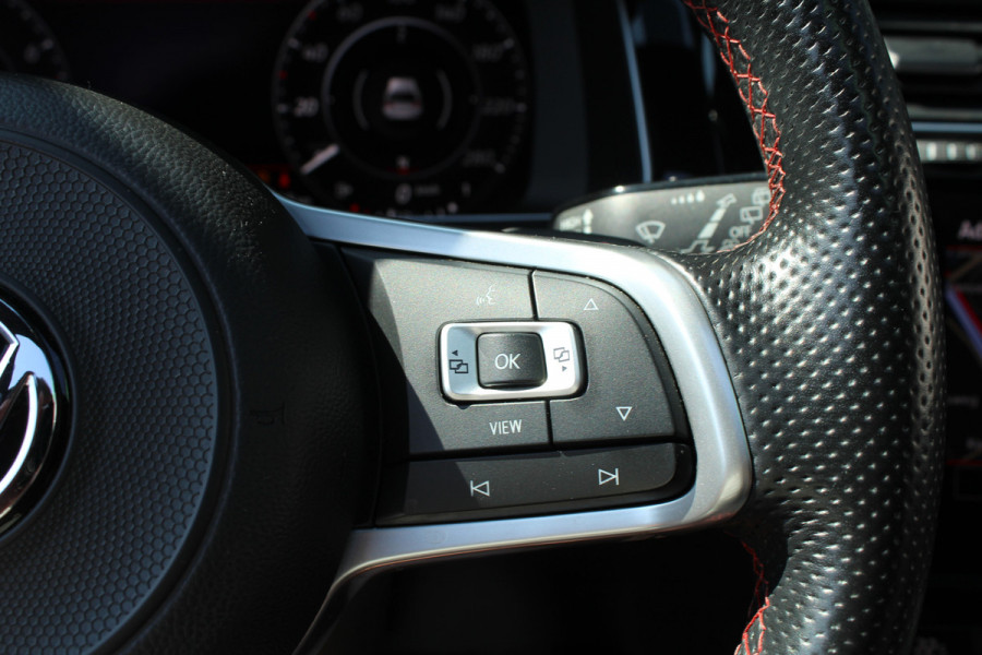 Volkswagen Golf 2.0 TSI GTI TCR 290pk DSG7 Panoramadak Clima Cruise Navi Camera DynAudio Keyless Zwarte 19"LMV