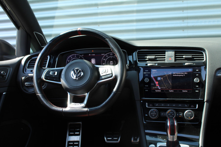 Volkswagen Golf 2.0 TSI GTI TCR 290pk DSG7 Panoramadak Clima Cruise Navi Camera DynAudio Keyless Zwarte 19"LMV