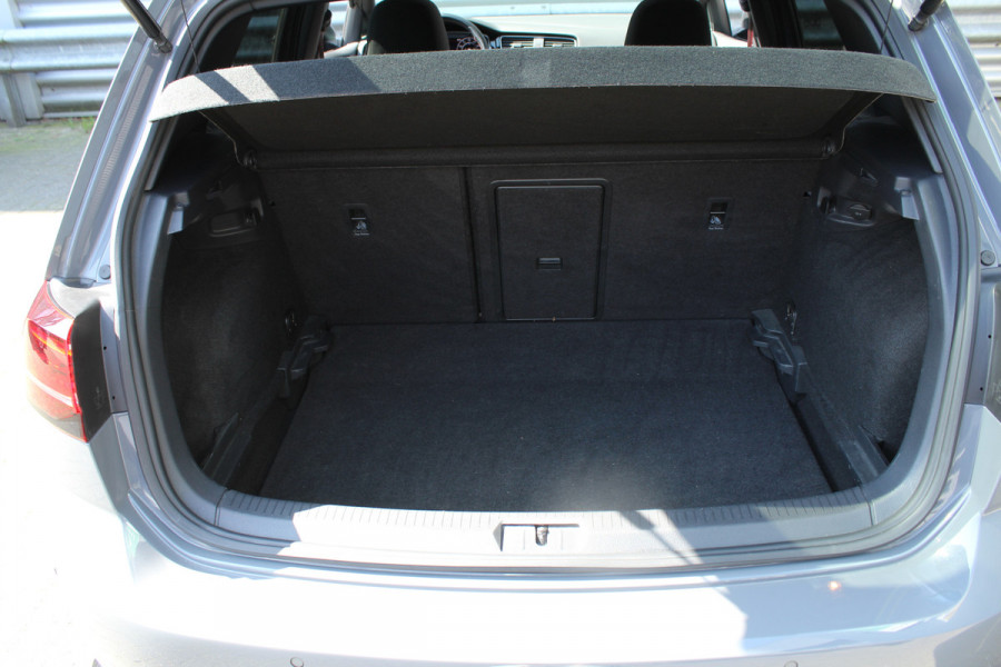 Volkswagen Golf 2.0 TSI GTI TCR 290pk DSG7 Panoramadak Clima Cruise Navi Camera DynAudio Keyless Zwarte 19"LMV