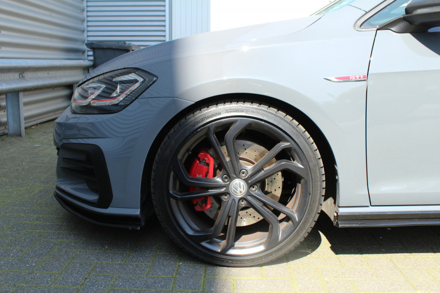 Volkswagen Golf 2.0 TSI GTI TCR 290pk DSG7 Panoramadak Clima Cruise Navi Camera DynAudio Keyless Zwarte 19"LMV