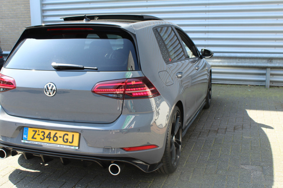 Volkswagen Golf 2.0 TSI GTI TCR 290pk DSG7 Panoramadak Clima Cruise Navi Camera DynAudio Keyless Zwarte 19"LMV