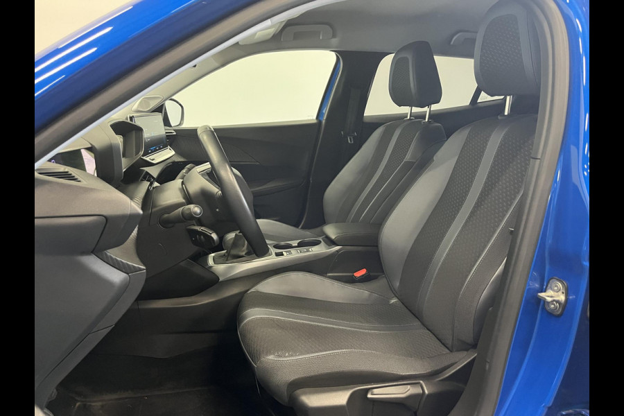 Peugeot 2008 1.2 PureTech 100pk Allure Digitale Cockpit Navigatie Climate Control Cruise Control Parkeer sensoren Lichtmetalen Velgen