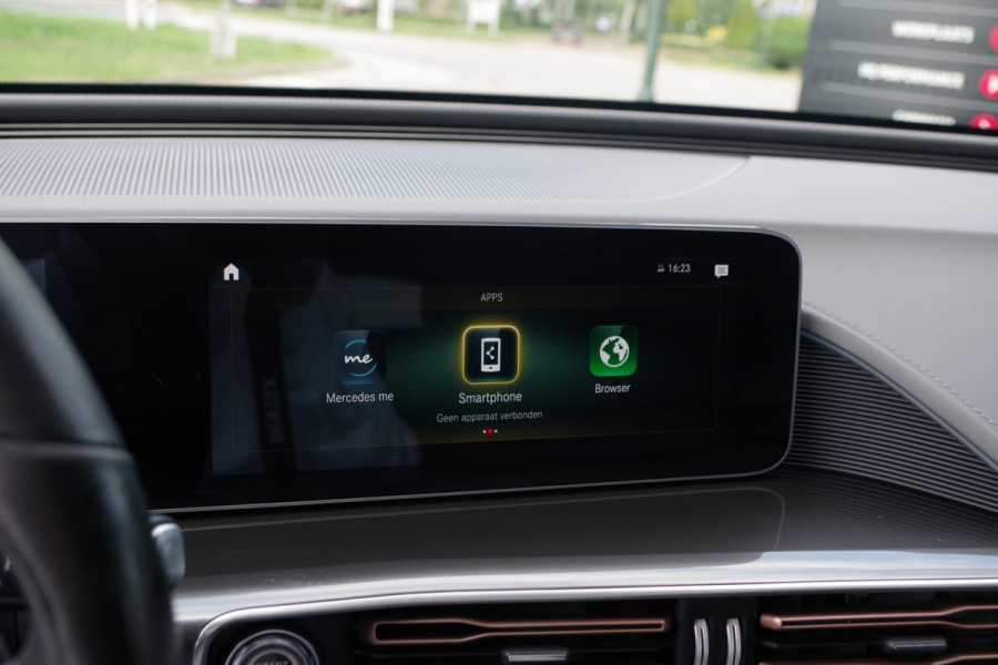 Mercedes-Benz EQC 400 4MATIC 408 PK Premium Plus 80 kWh, Panorama Dak, Burmester, 21 inch, LED