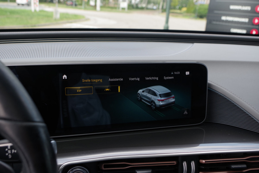 Mercedes-Benz EQC 400 4MATIC 408 PK Premium Plus 80 kWh, Panorama Dak, Burmester, 21 inch, LED