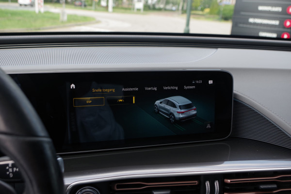 Mercedes-Benz EQC 400 4MATIC 408 PK Premium Plus 80 kWh, Panorama Dak, Burmester, 21 inch, LED