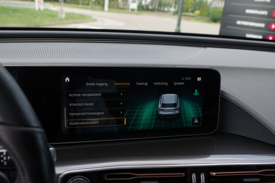 Mercedes-Benz EQC 400 4MATIC 408 PK Premium Plus 80 kWh, Panorama Dak, Burmester, 21 inch, LED