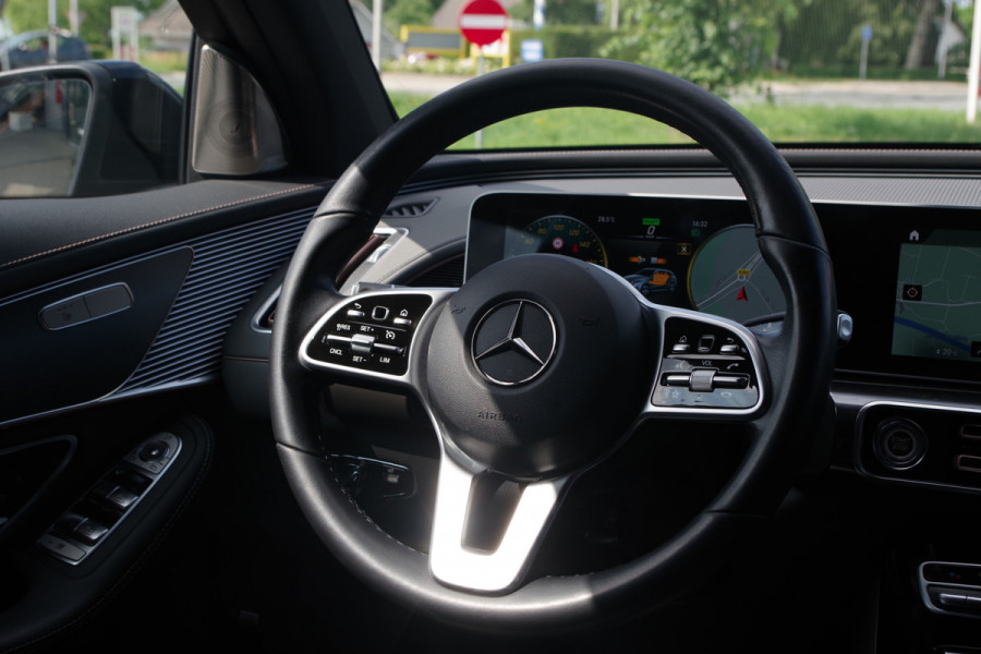 Mercedes-Benz EQC 400 4MATIC 408 PK Premium Plus 80 kWh, Panorama Dak, Burmester, 21 inch, LED